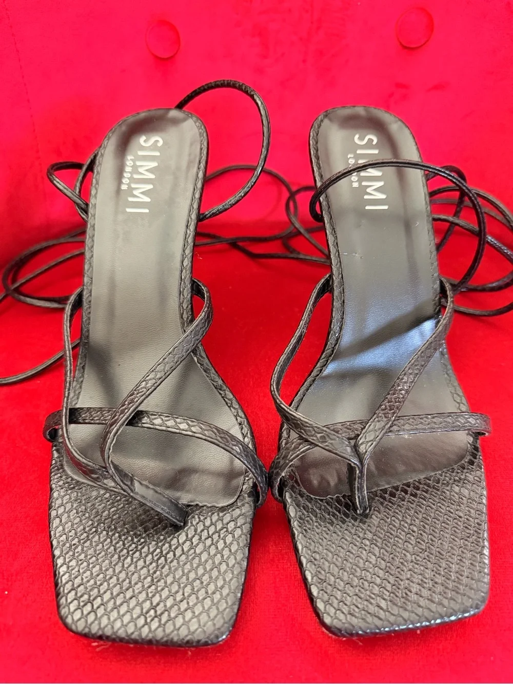 SIMMI Black Snake-Texture Wrap Heels US 5M